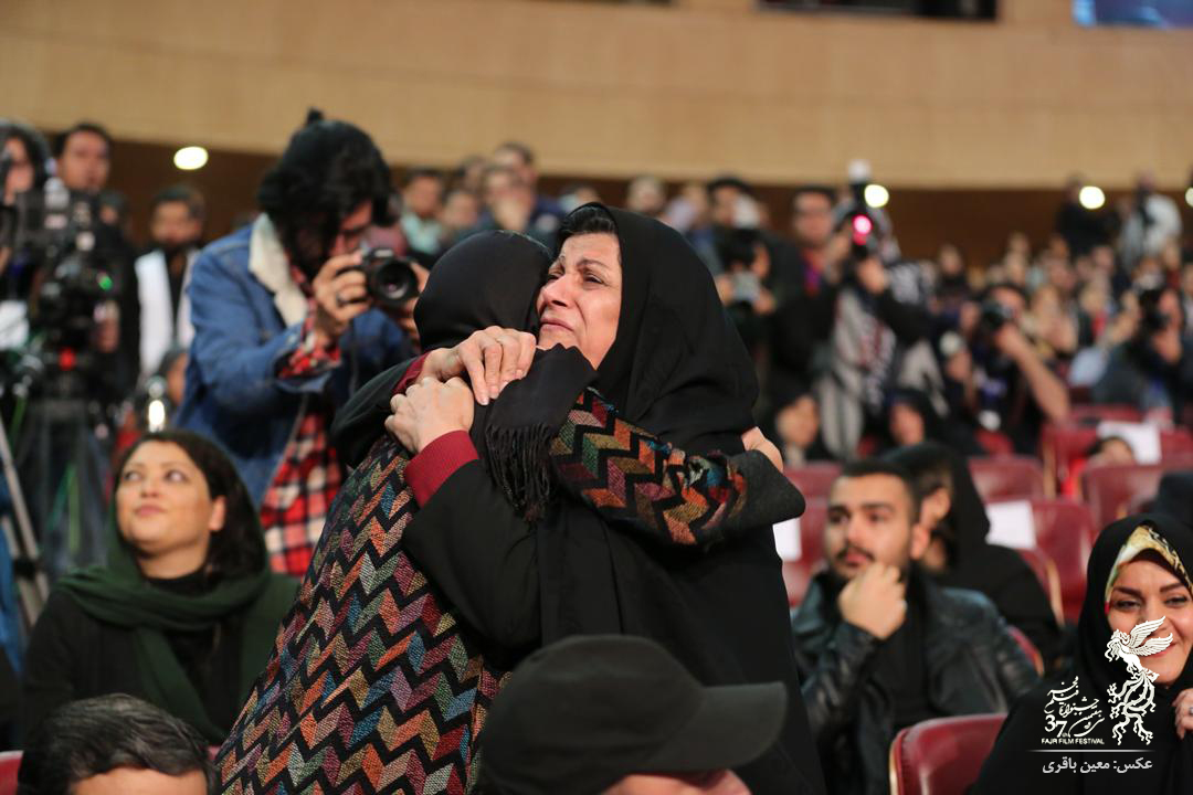 الناز شاکردوست در آغوش «مادر فائزه» +عکس - 4