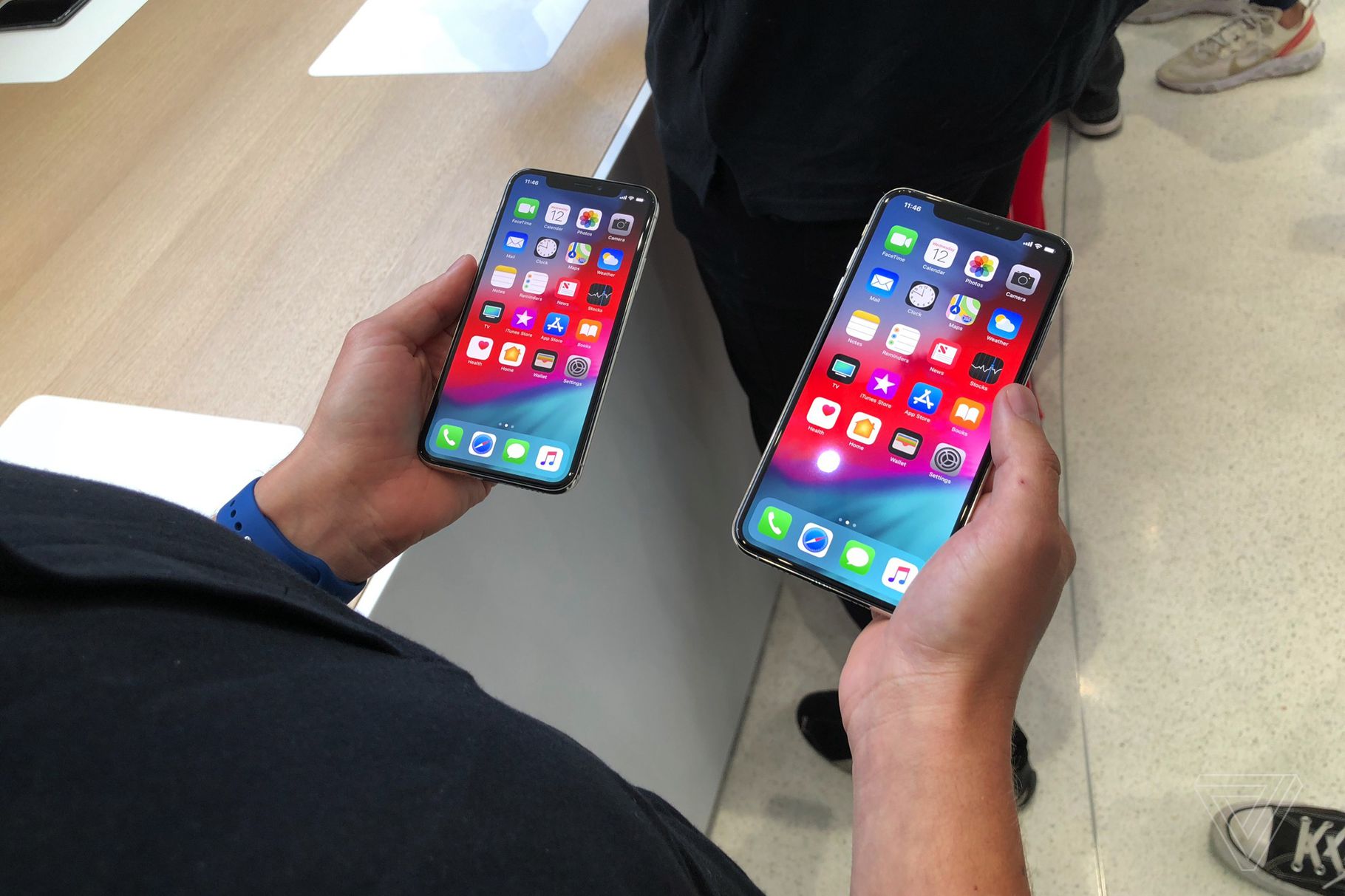نگاه نزدیک به آیفون های XS Max، XS و XR - 4