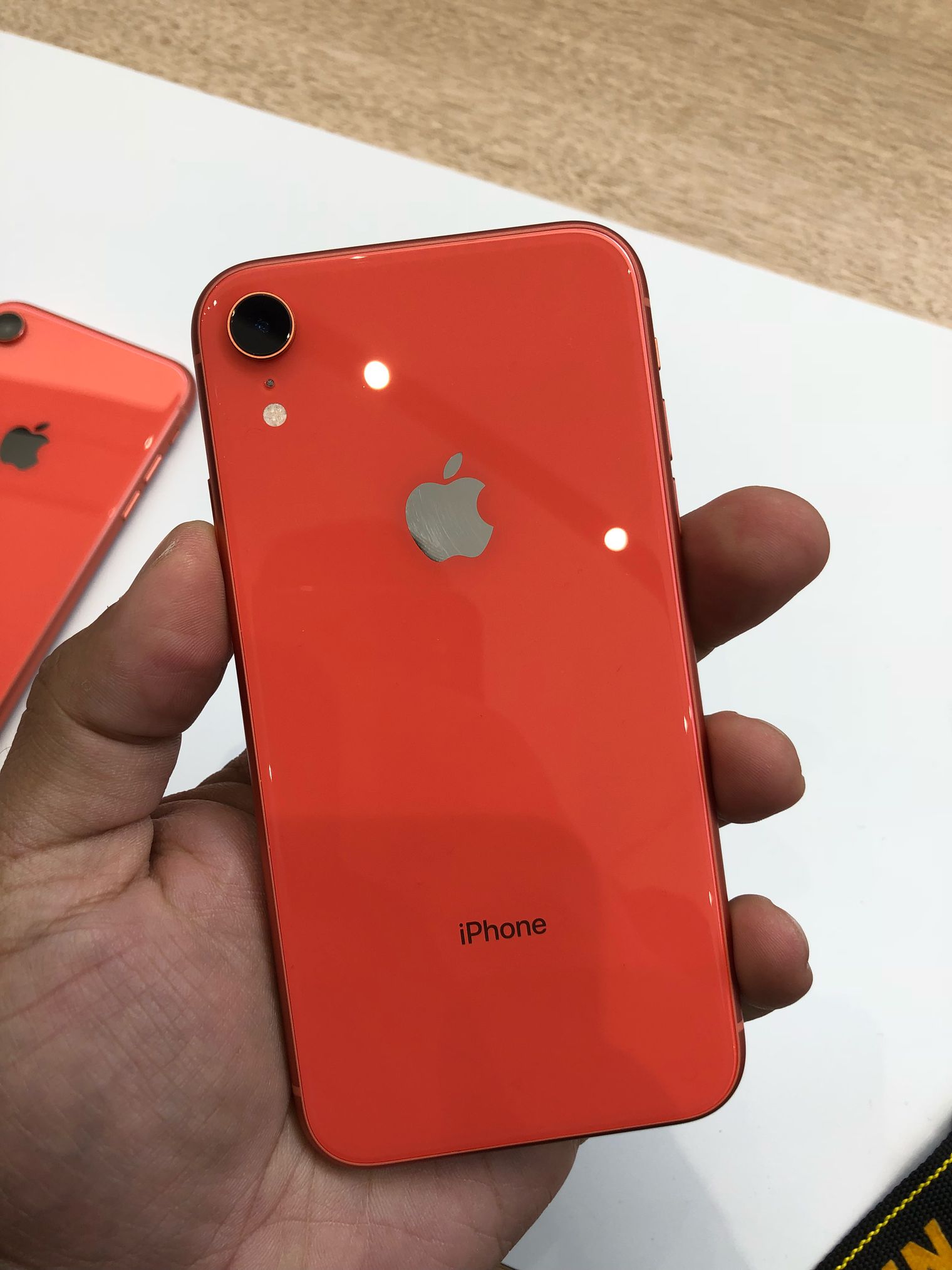 نگاه نزدیک به آیفون های XS Max، XS و XR - 17