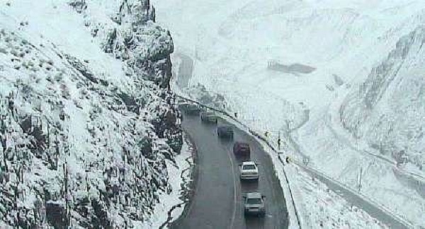 خطر ریزش سنگ در جادههای البرز - 0