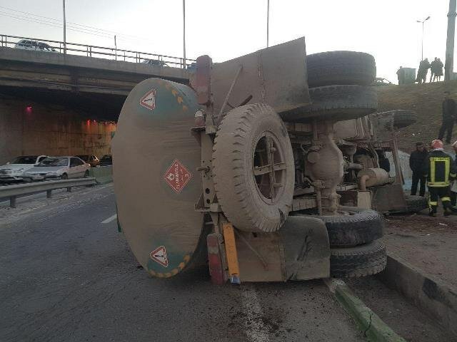 جزئیات حادثه واژگونی تانکر حمل سوخت در سه راهی اهر - 0