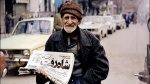 مردمی که «شاه رفت» را به دست گرفتند + عکس