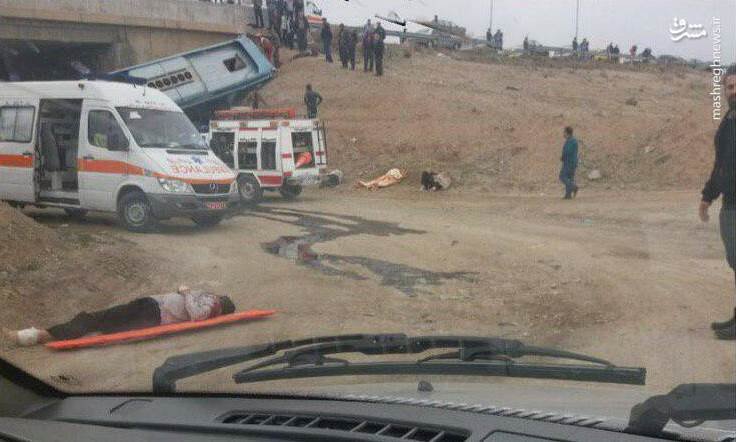 اولین تصاویر از واژگونی مرگبار اتوبوس در جاده قم-تهران - 6
