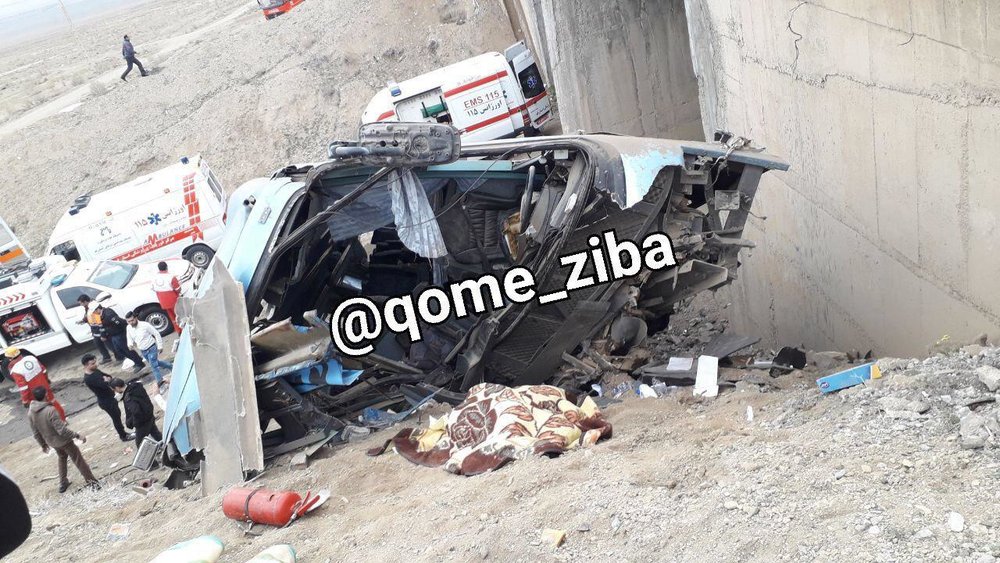 اولین تصاویر از واژگونی مرگبار اتوبوس در جاده قم-تهران - 9
