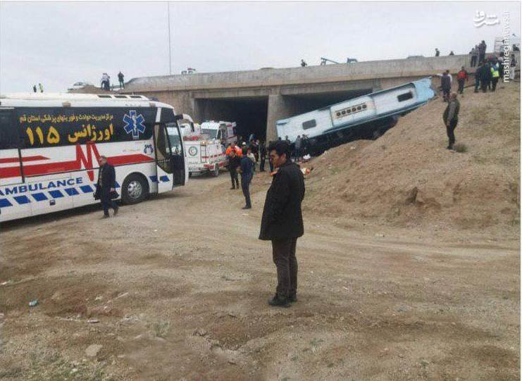 اولین تصاویر از واژگونی مرگبار اتوبوس در جاده قم-تهران - 8