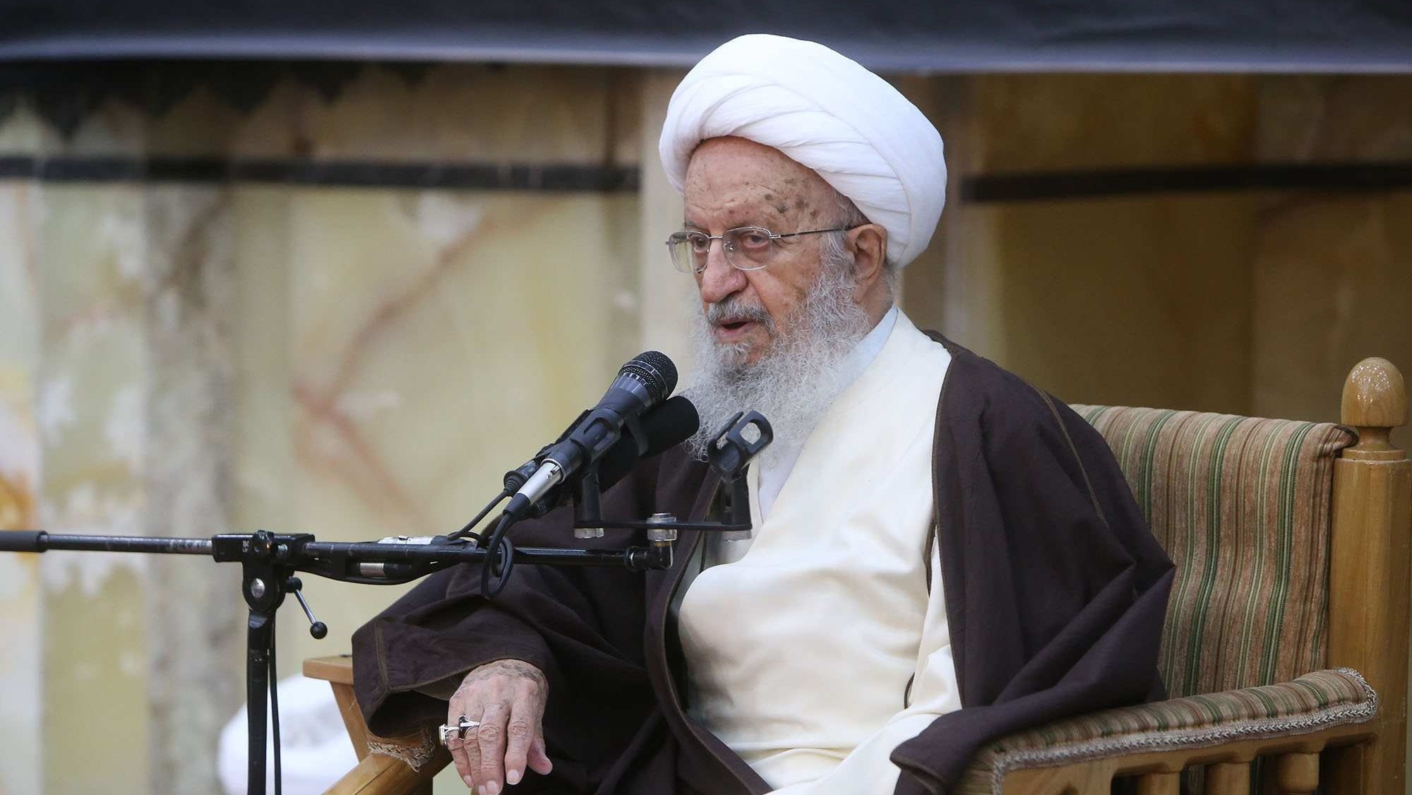 آیتالله مکارم: سفرهای خارجی نوروزی را کاهش دهید - 0