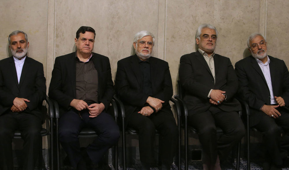 (تصاویر) دیدار رهبر انقلاب با دانش آموزان در آستانه ۱۳ آبان - 11