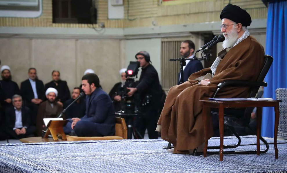 (تصاویر) دیدار رهبر انقلاب با دانش آموزان در آستانه ۱۳ آبان - 6