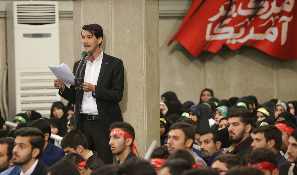 (تصاویر) دیدار رهبر انقلاب با دانش آموزان در آستانه ۱۳ آبان - 12