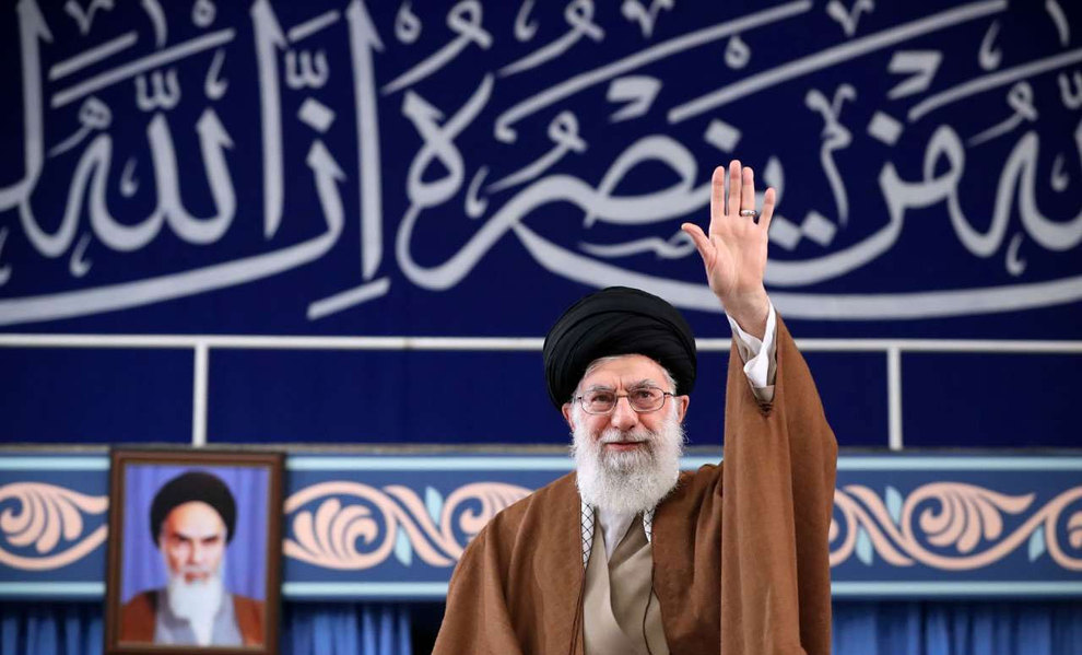 (تصاویر) دیدار رهبر انقلاب با دانش آموزان در آستانه ۱۳ آبان - 4