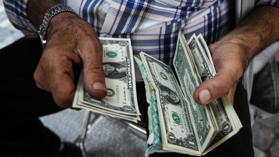 پدیده تازه بازار ارز؛ دلار کهنه میفروشیم - 0