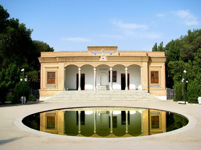 جاذبههای زیباترین شهر خشتی ایران - 16