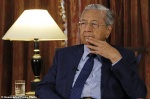 ماهاتیر محمد: دولتها هیچ حقی ندارند قدس را پایتخت اسرائیل بدانند