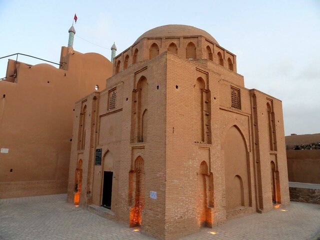 جاذبههای زیباترین شهر خشتی ایران - 27