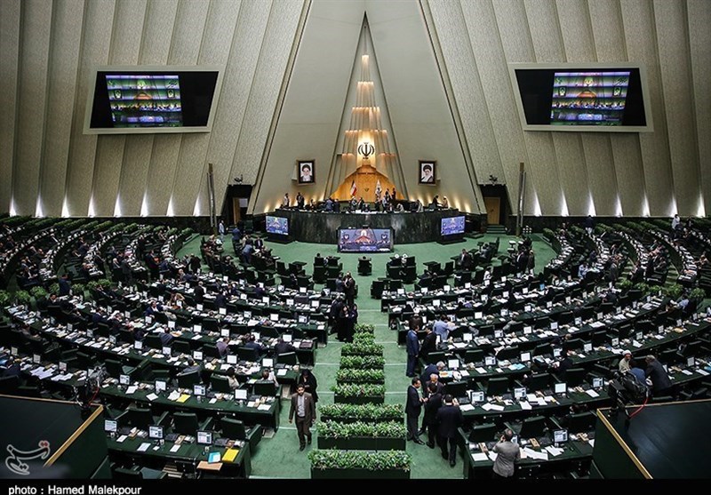 اسامی ۸ نمایندهای که با تاخیر در جلسه علنی مجلس حاضر شدند اسامی ۸ نمایندهای که با تاخیر در جلسه علنی مجلس حاضر شدند