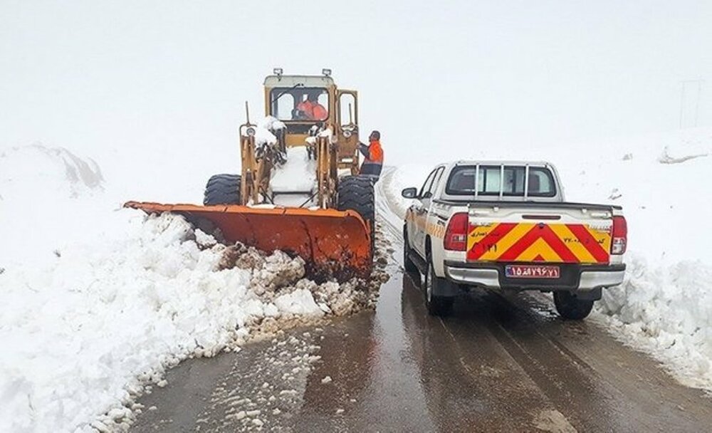 بارش ۶۰ سانتی متری برف در ارتفاعات گلستان قطار گرگان- تهران را متوقف کرد - 9