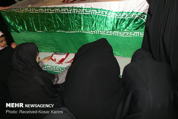 استقبال از پیکر ۱۱۵ شهید دفاع مقدس در معراج شهدای اهواز - 10