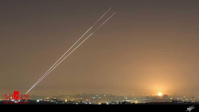 شلیک بیش از ۲۰۰ موشک از نوار غزه به شهرکهای صهیونیستنشین/ زخمی شدن چندین اسرائیلی - 0