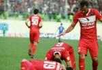 نساجی 2-0 استقلال خوزستان؛ رستگاری شیرین شاگردان نکونام با تیم 10 نفره!