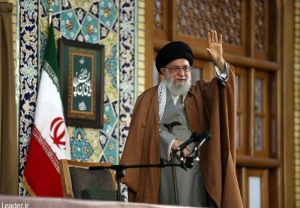 امام خامنهای در حرم رضوی: کانال مالی اروپا شبیه یک «شوخی» است/ ملت در مقابل «تقیزادههای امروز» میایستد