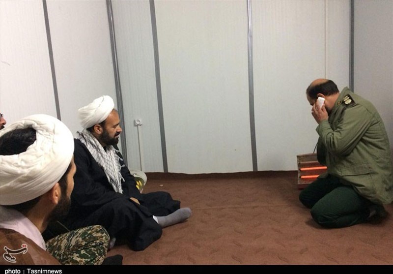 مسئول نمایندگی ولی فقیه در سپاه کرمانشاه از مناطق زلزلهزده بازدید کرد - 7